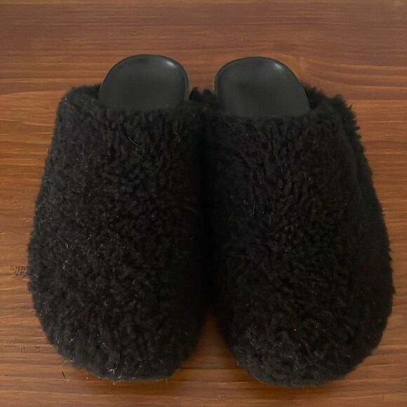 Jenni Kayne Shearling Moc Clog in Black - Picture 2 of 8